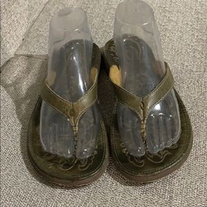 Olukai Leather Paniolo Army Green Flip Flop Sandal